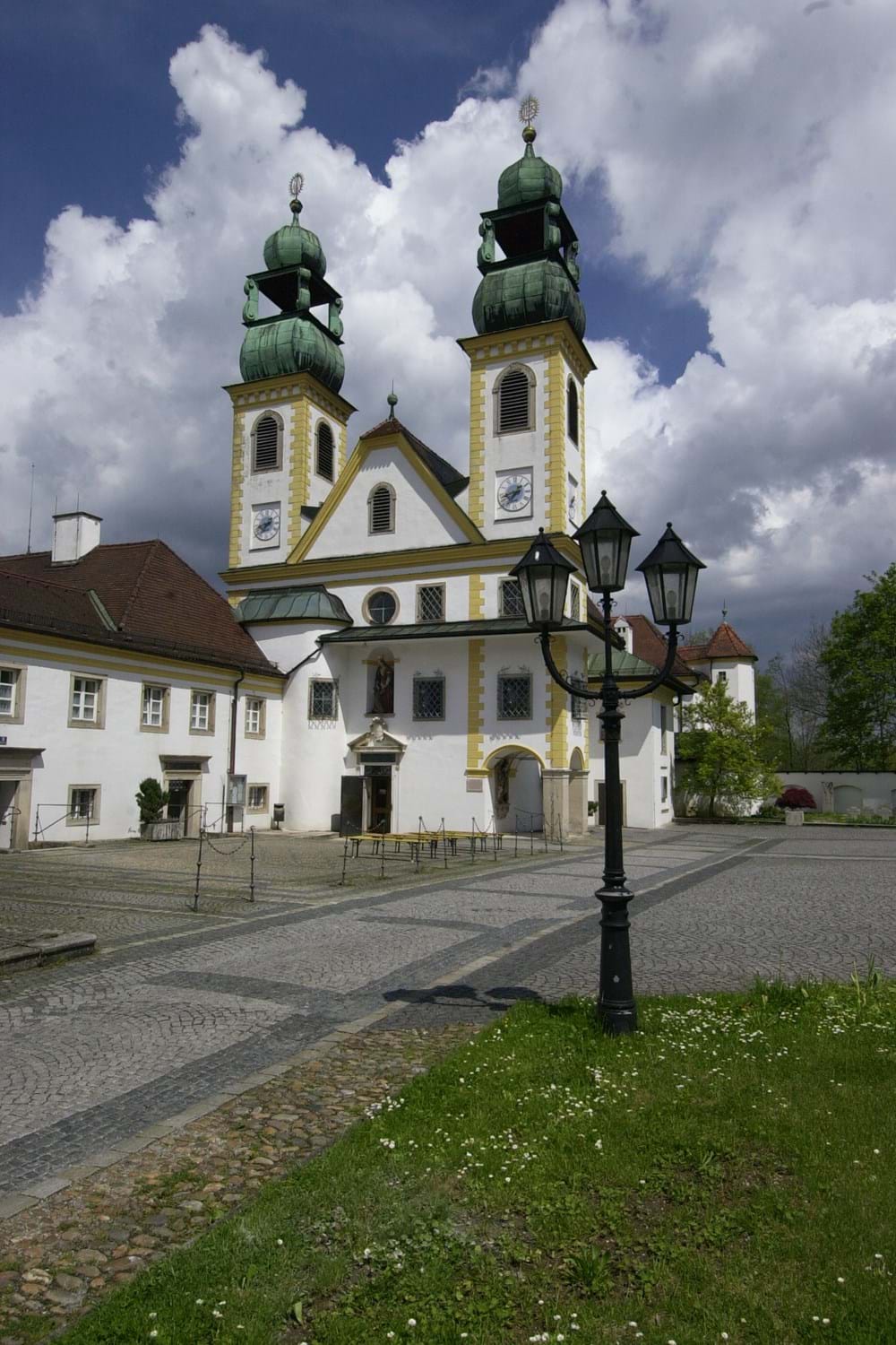 Pilgrimage Church "Mariahilf" in Passau | Passau Tourism