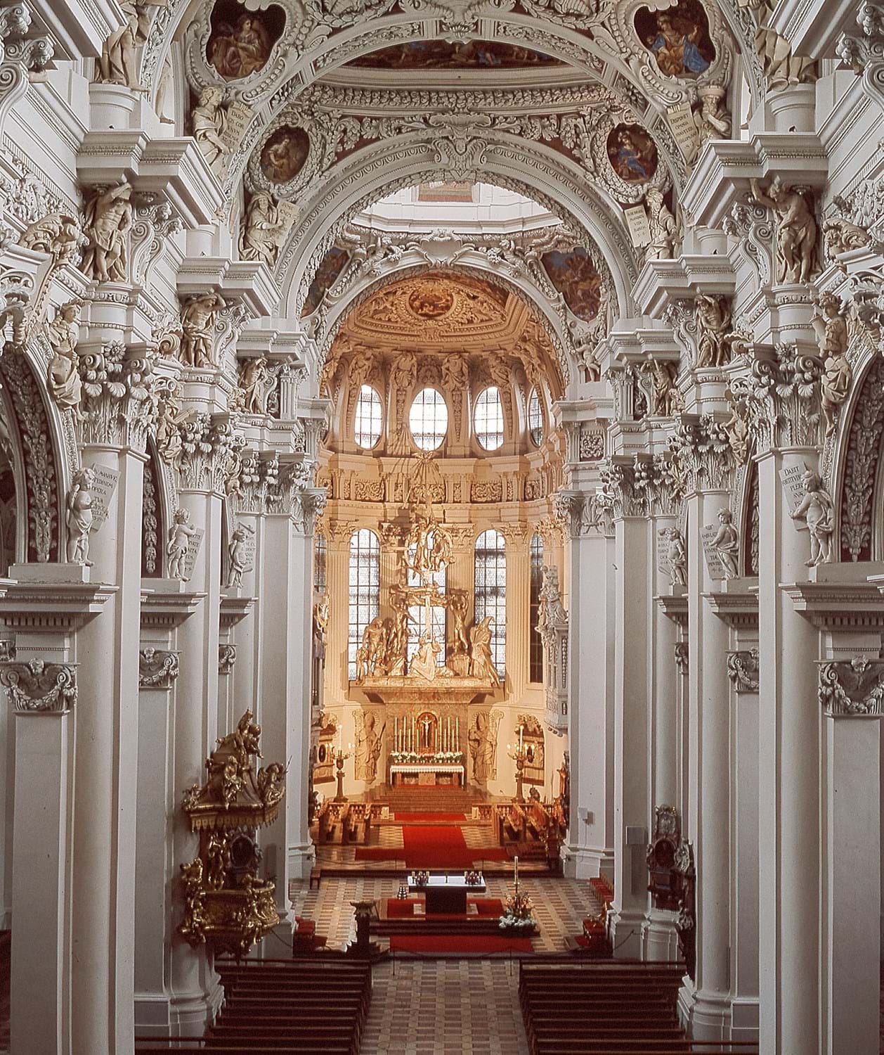 https://tourism.passau.de/media/2255/66-langhaus-dom_pt.jpg?anchor=center&height=1500&mode=max&width=1500